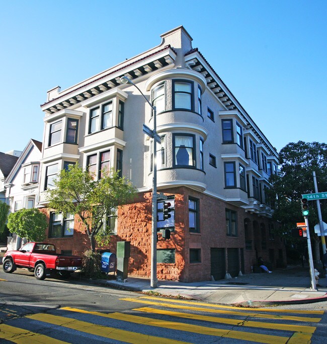 90 Castro St in San Francisco, CA - Foto de edificio - Building Photo