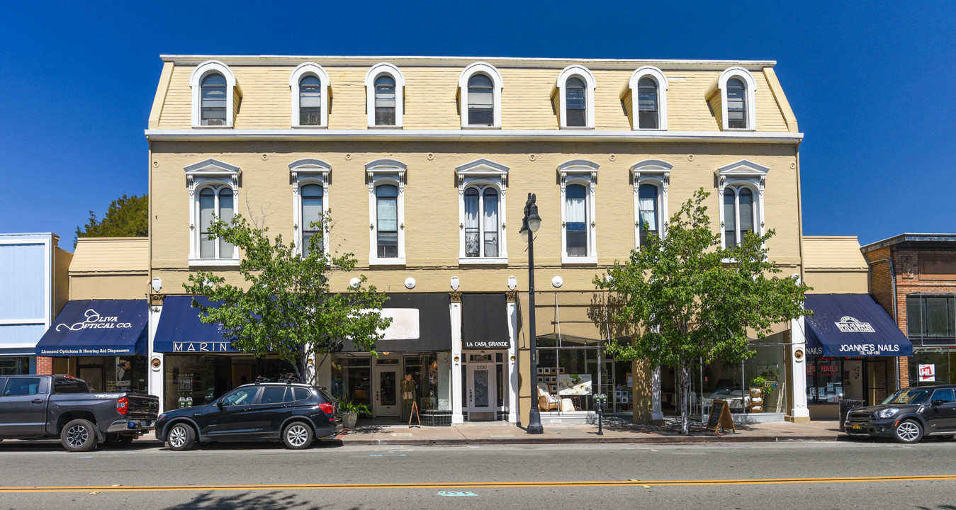 La Casa Grande in San Rafael, CA - Building Photo