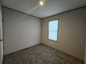 404 Romeo Dr in Lakeville, MN - Building Photo - Building Photo