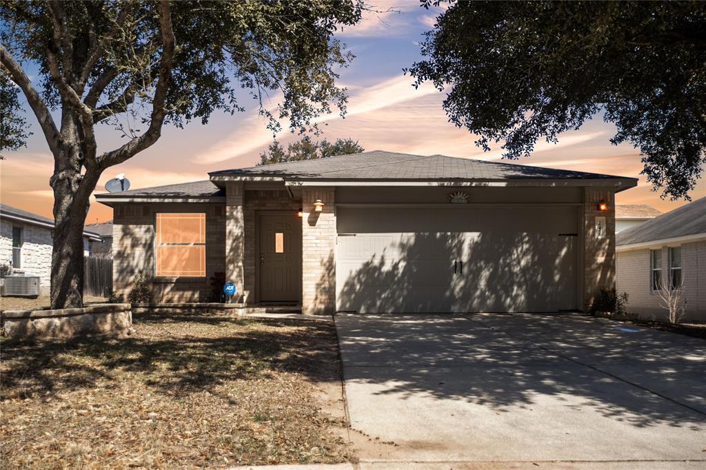 247 San Felipe Dr in Kyle, TX - Building Photo