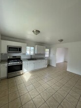 404 Lime Ave in Los Banos, CA - Building Photo - Building Photo