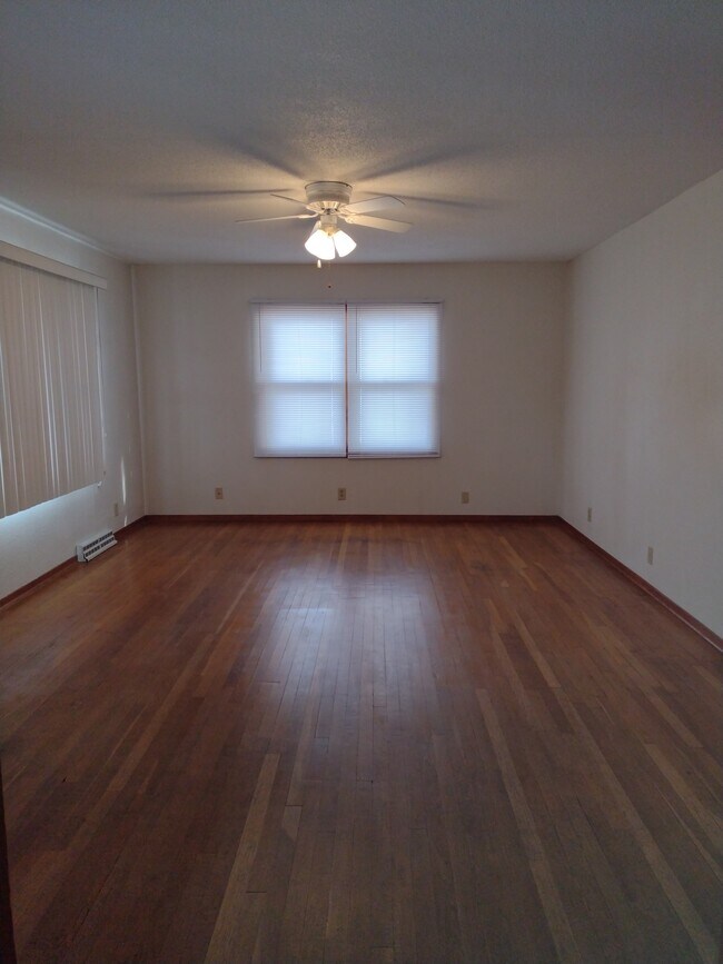 907 W Benjamin Ave Rentals in Norfolk, NE