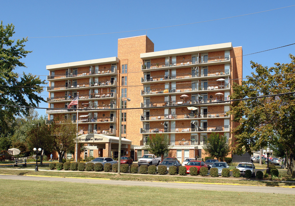 Grandview Manor in Catlettsburg, KY - Building Photo