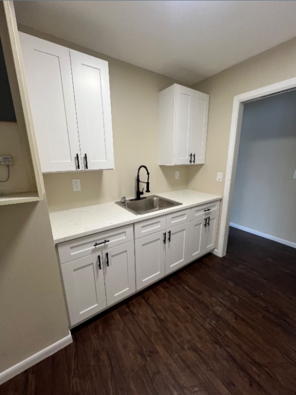 508 E Broad St in Elyria, OH - Foto de edificio - Building Photo