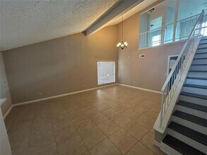 13507 White Cliff Dr in Houston, TX - Building Photo - Building Photo
