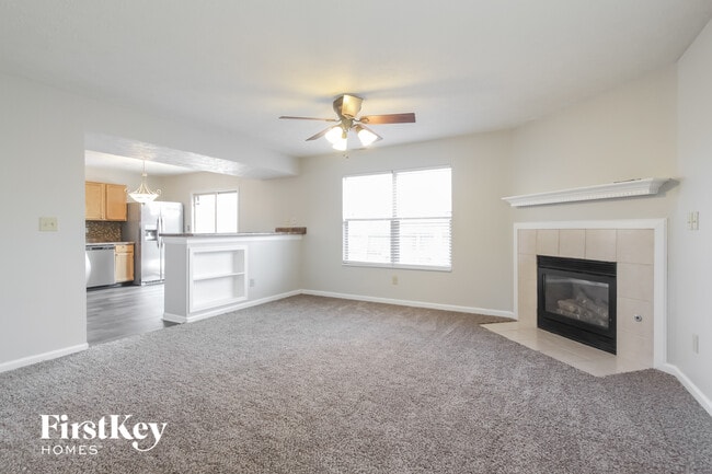 6243 Glen Flint Ct in Indianapolis, IN - Foto de edificio - Building Photo