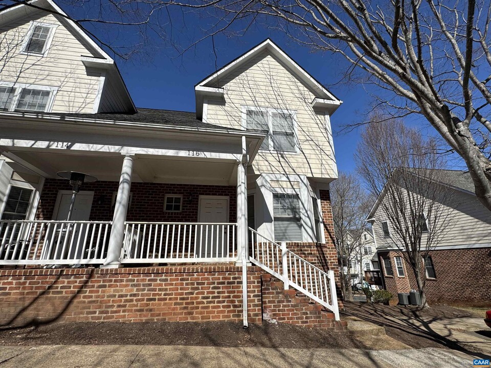 116 Old Fifth Cir in Charlottesville, VA - Building Photo