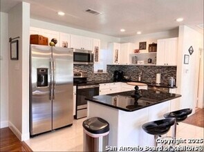 257 Wellesley Blvd in San Antonio, TX - Building Photo - Building Photo