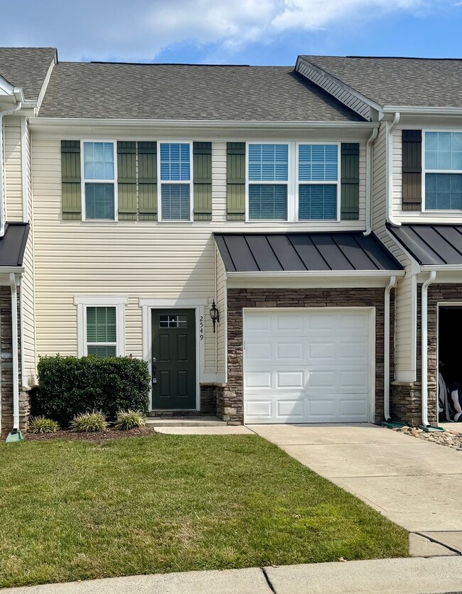 property at 2549 Silverthorn Dr