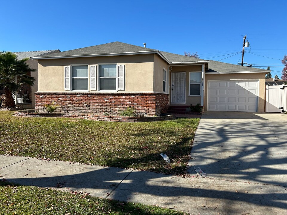 4943 Hersholt Ave in Lakewood, CA - Building Photo