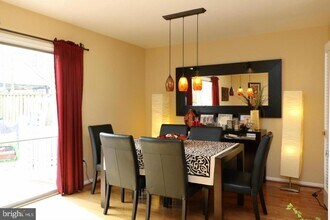 5422 Crows Nest Ct in Fairfax, VA - Building Photo - Building Photo