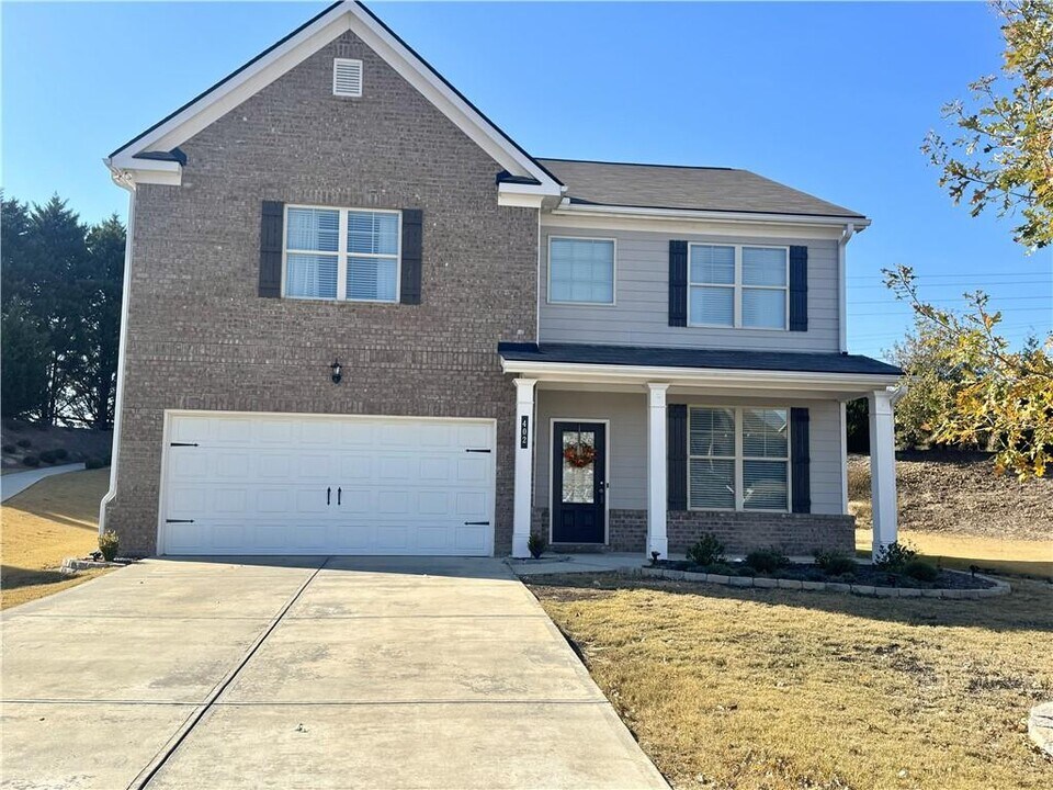 402 Hinton Farm Wy. in Dacula, GA - Building Photo