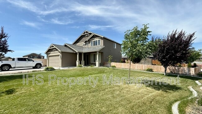 5903 Pierre Dr in Pasco, WA - Foto de edificio - Building Photo