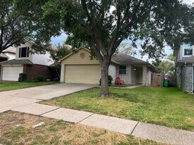 19530 Sandy Woods Dr in Tomball, TX - Building Photo