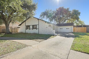 12939 Westhorpe Dr in Houston, TX - Building Photo