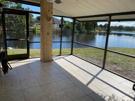 200 Wimbledon Lakes Dr in Plantation, FL - Building Photo