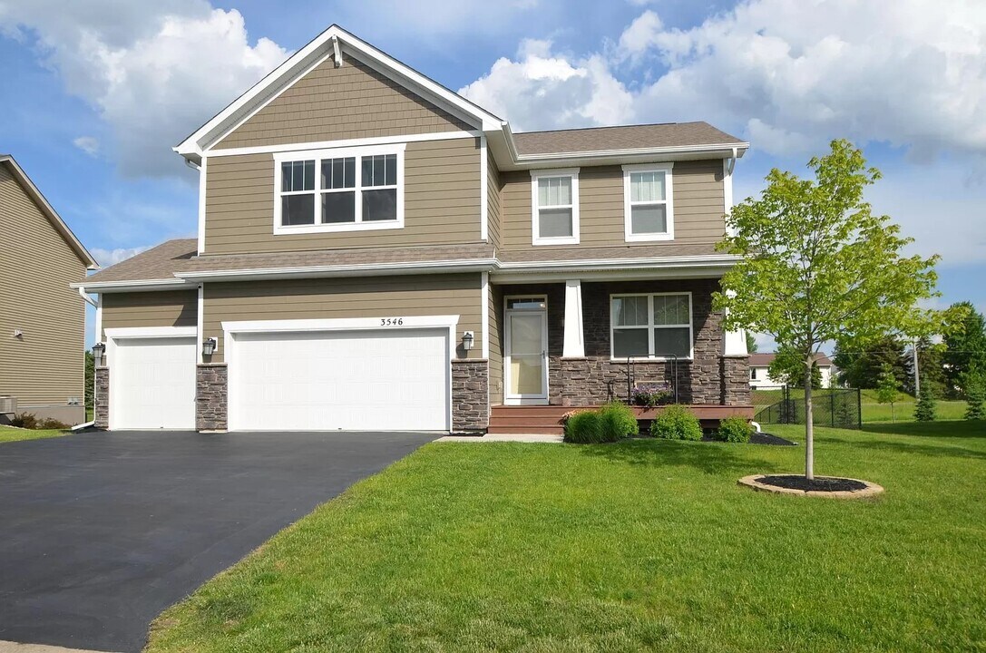 3546 Kady Ave NE in Saint Michael, MN - Foto de edificio