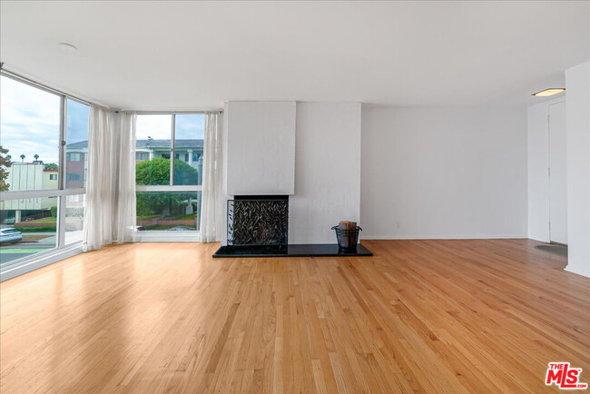 property at 520 Montana Ave