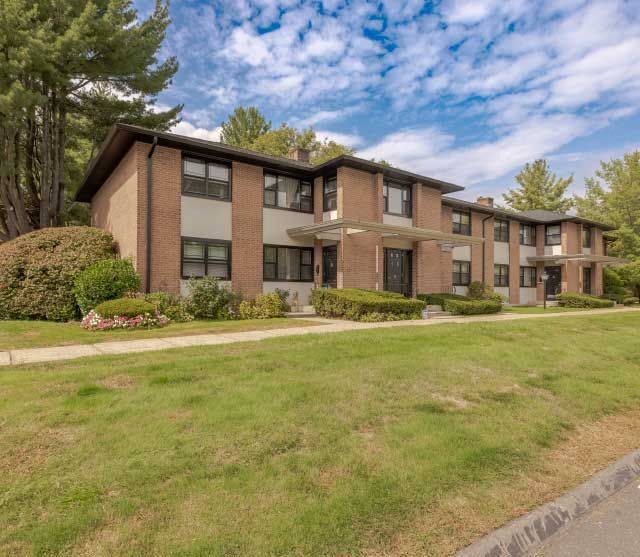 The 600 Apartments in Bloomfield, CT - Foto de edificio