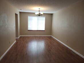 305 Holbrook St in Colorado Springs, CO - Building Photo - Building Photo