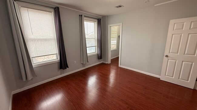 712 S Park St, Unit 2 in Elizabeth, NJ - Foto de edificio - Building Photo