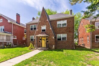 57 N Burgess Ave in Columbus, OH - Building Photo - Building Photo