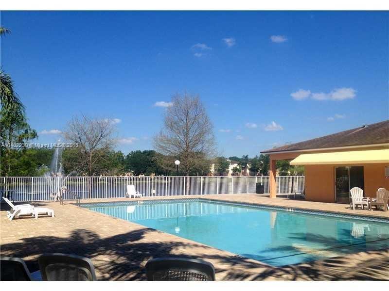 3630 N 56th Ave, Unit 315 in Hollywood, FL - Foto de edificio