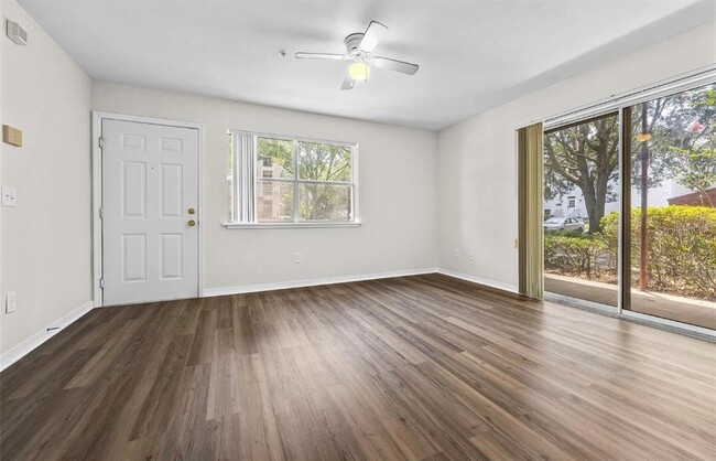 2360 SW Archer Rd in Gainesville, FL - Building Photo - Building Photo