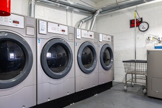 Rutgers Arms in Irvington, NJ - Building Photo - Interior Photo