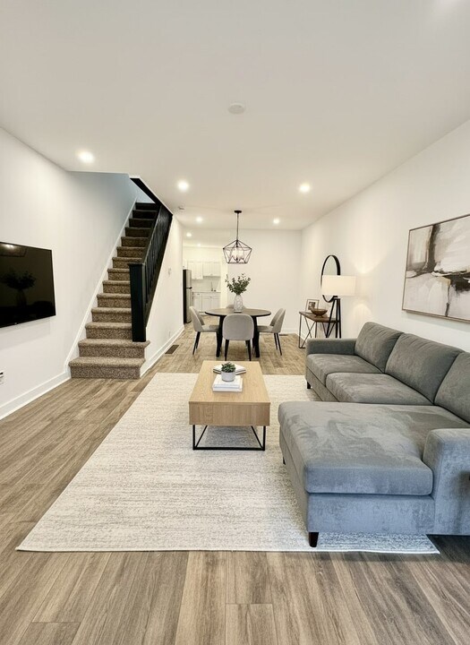 2072 Pickwick St in Philadelphia, PA - Building Photo