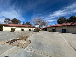 720 N Florence St in Ridgecrest, CA - Foto de edificio - Building Photo