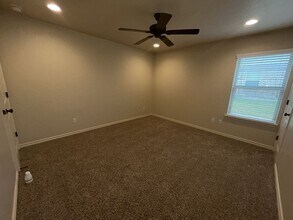 5801 Luminous Ln in Killeen, TX - Foto de edificio - Building Photo