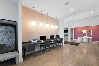 Lawndale Commons in Canal Winchester, OH - Foto de edificio - Building Photo