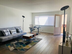 777 Morrell Ave, Unit 209 in Burlingame, CA - Foto de edificio - Building Photo