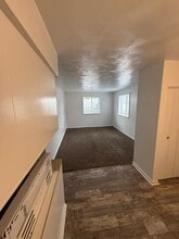 123 2nd Ave, Unit 1 in Plainwell, MI - Foto de edificio - Building Photo