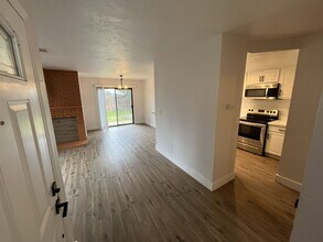 8879 Minnie Cir in Elk Grove, CA - Building Photo - Building Photo