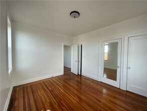 120-10 Rockaway Beach Blvd in Queens, NY - Building Photo - Building Photo