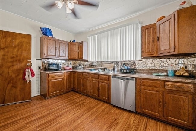 152 Glen St in Somerville, MA - Building Photo - Building Photo