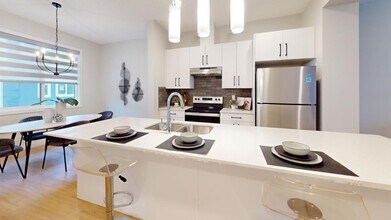 2035-2035 Chalmers Way SW in Edmonton, AB - Building Photo - Building Photo