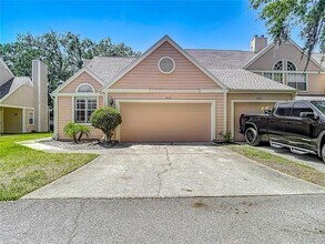 3611 Pine Knot Dr in Valrico, FL - Building Photo - Building Photo