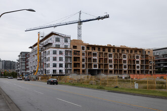 Riva 4 in Richmond, BC - Building Photo - Building Photo