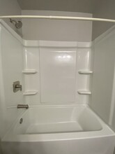 2122 Colonial Ln, Unit Upstairs in Pocatello, ID - Foto de edificio - Building Photo