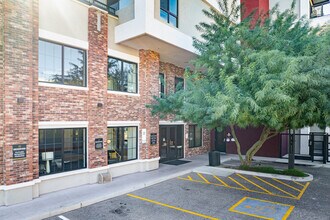 The Griffin in Scottsdale, AZ - Building Photo - Building Photo