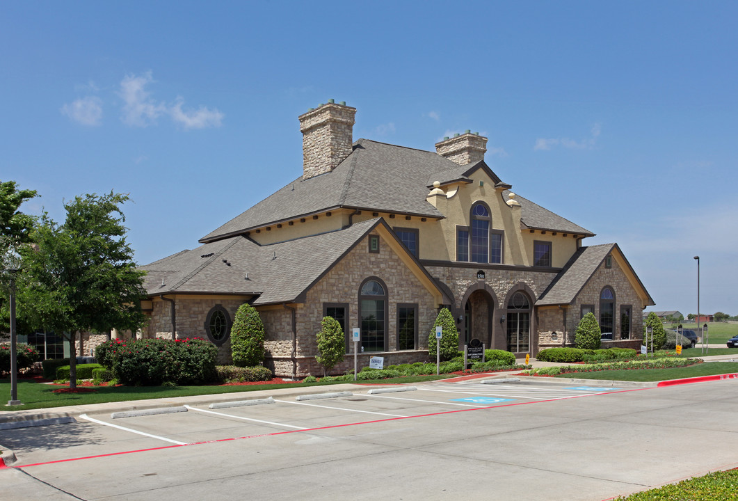 Providence on the Park Apartments in Dallas, TX - Building Photo