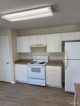 1006 Antigua Cir in Pensacola, FL - Building Photo - Building Photo