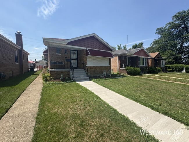 property at 13820 S Tracy Ave