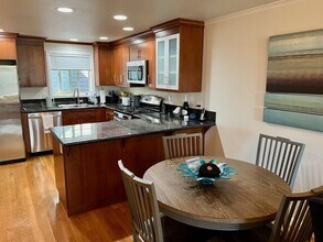 1512 Taylor Ave N in Seattle, WA - Building Photo - Building Photo