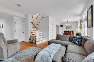 160 Main St in Manasquan, NJ - Building Photo - Building Photo