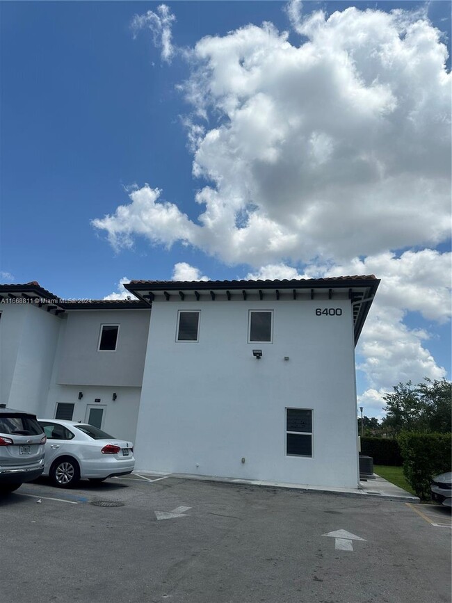 6400 SW 139th Avenue Rd in Miami, FL - Building Photo - Building Photo