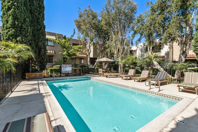 7012 Casa Ln in Lemon Grove, CA - Foto de edificio - Building Photo
